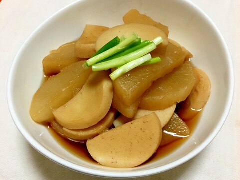 めんつゆで簡単！とろとろ大根と白蒲鉾の煮物♡